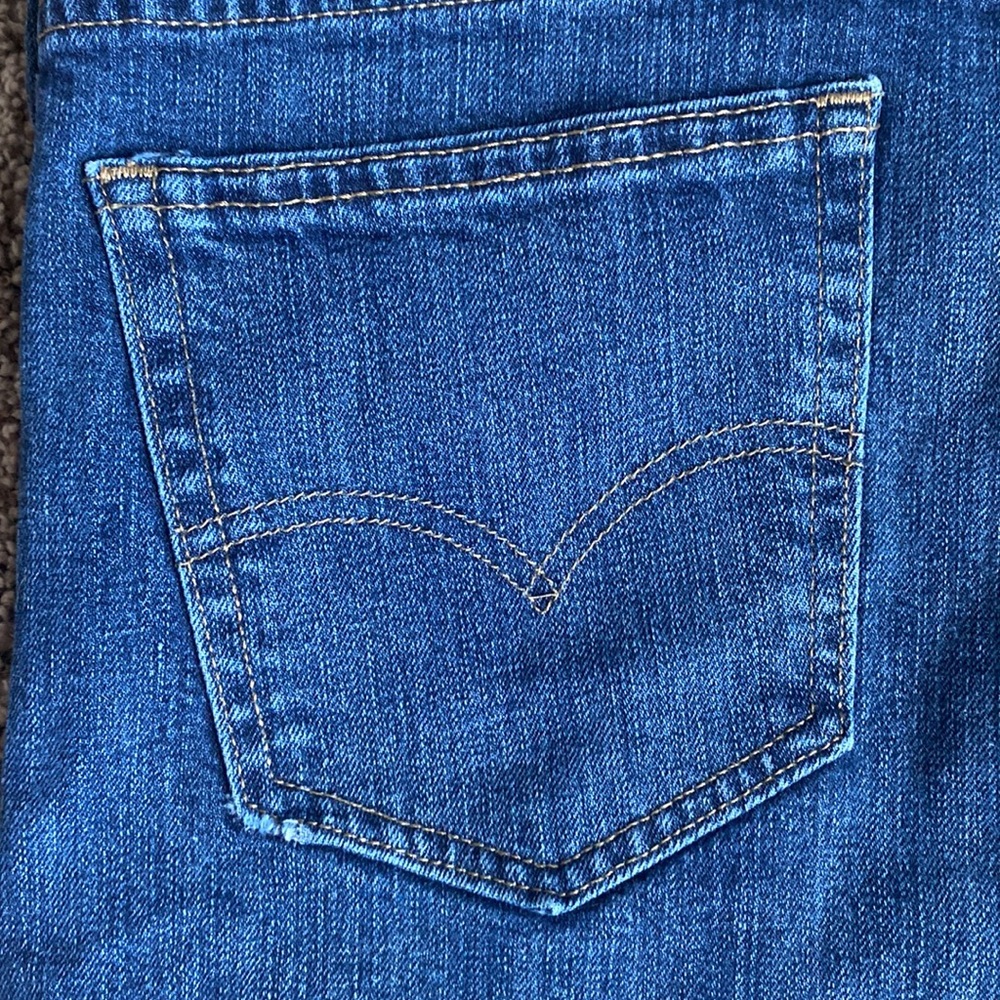 Used Levi’s - Picture 6 of 6